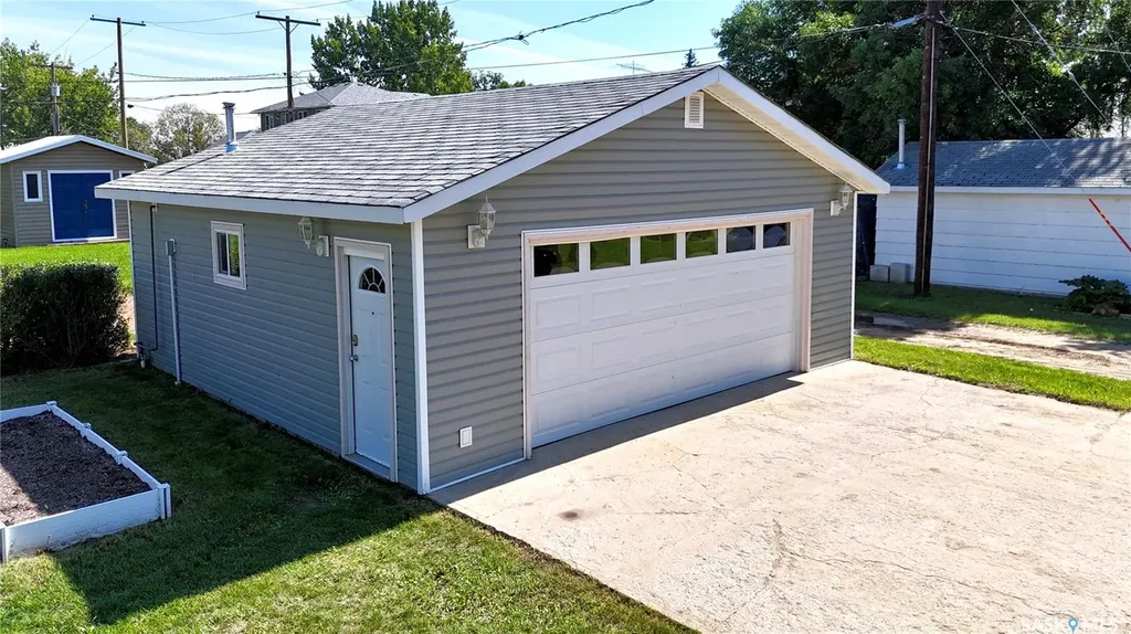 110 Stanley Street Elbow SK S0H 1J0