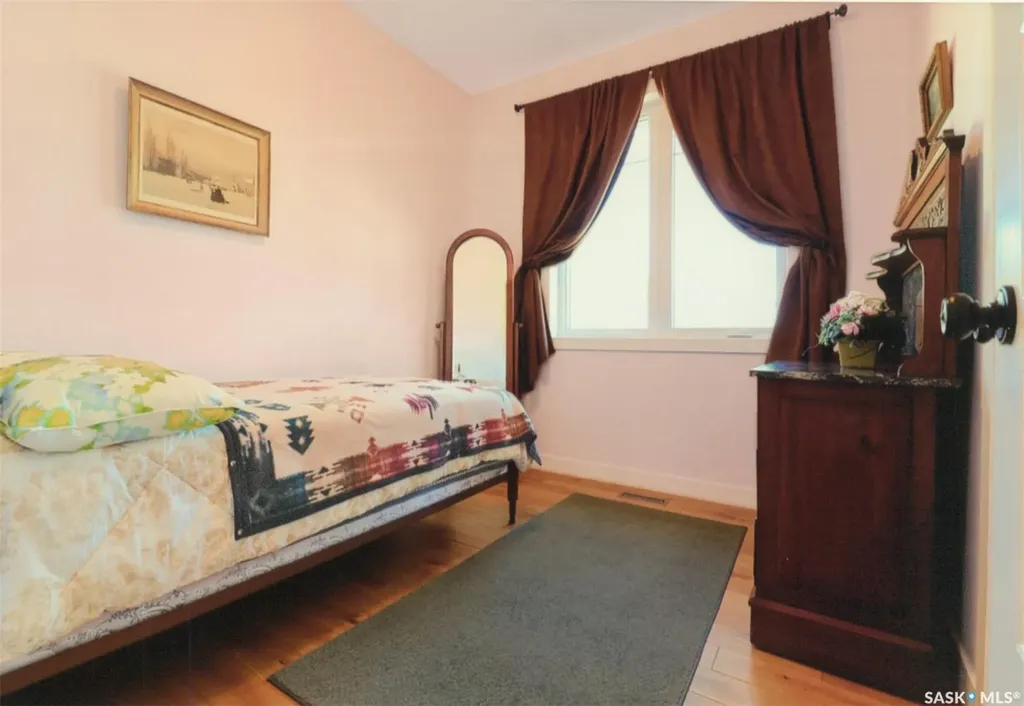 30 West Park Drive Battleford SK S0M 0E0