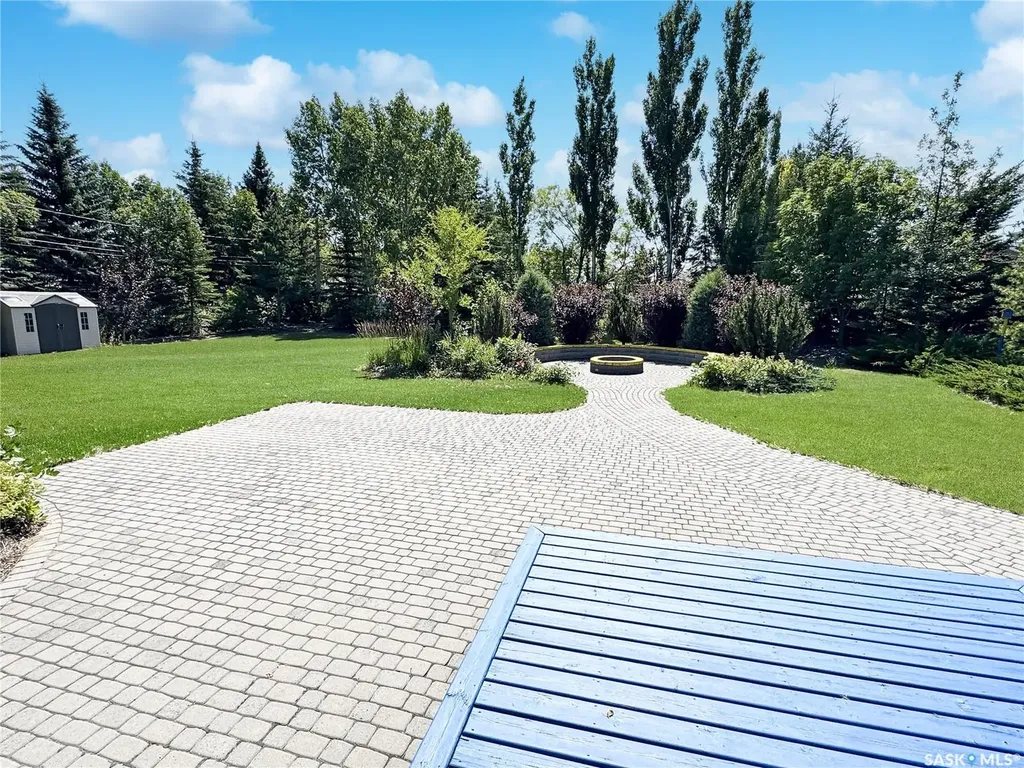 30 West Park Drive Battleford SK S0M 0E0