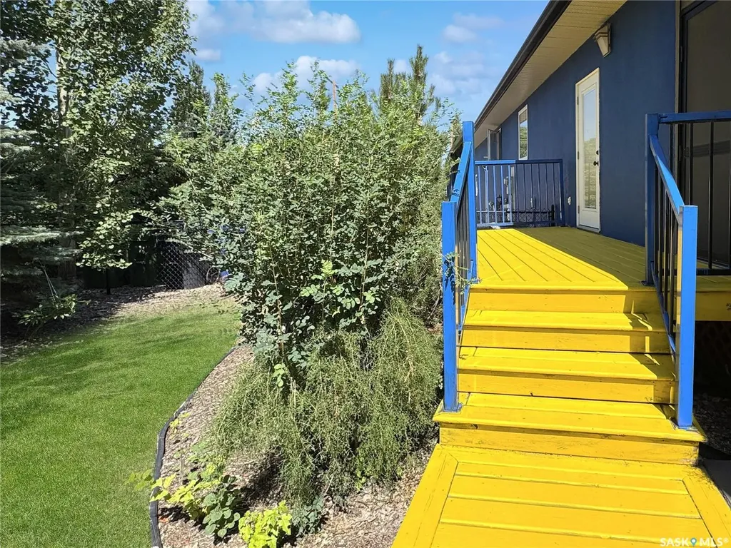 30 West Park Drive Battleford SK S0M 0E0