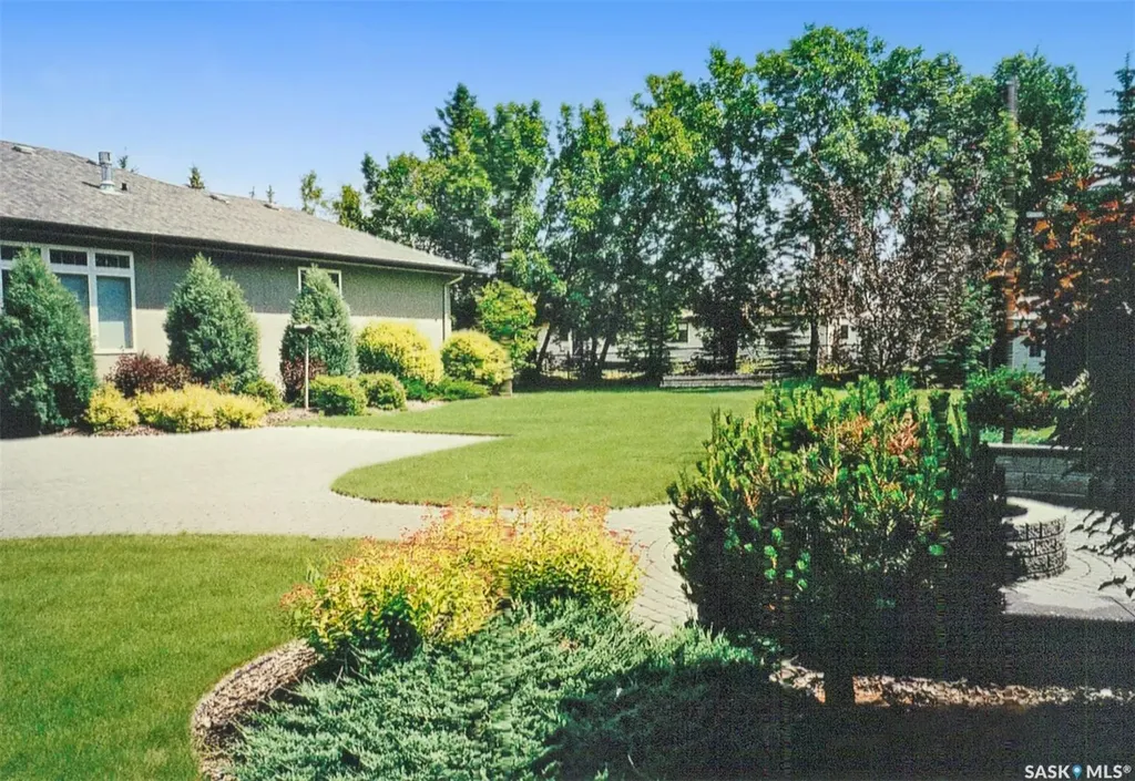 30 West Park Drive Battleford SK S0M 0E0