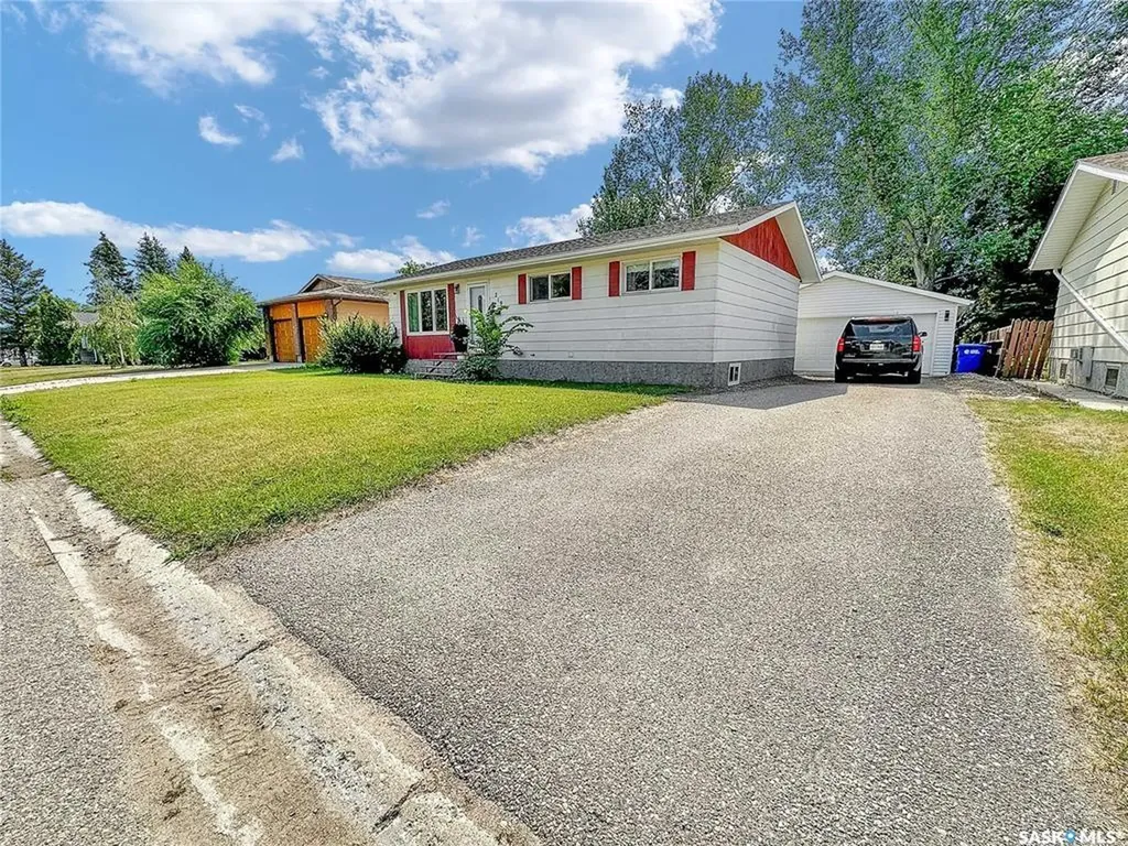 219 4th Avenue Whitewood SK S0G 5C0