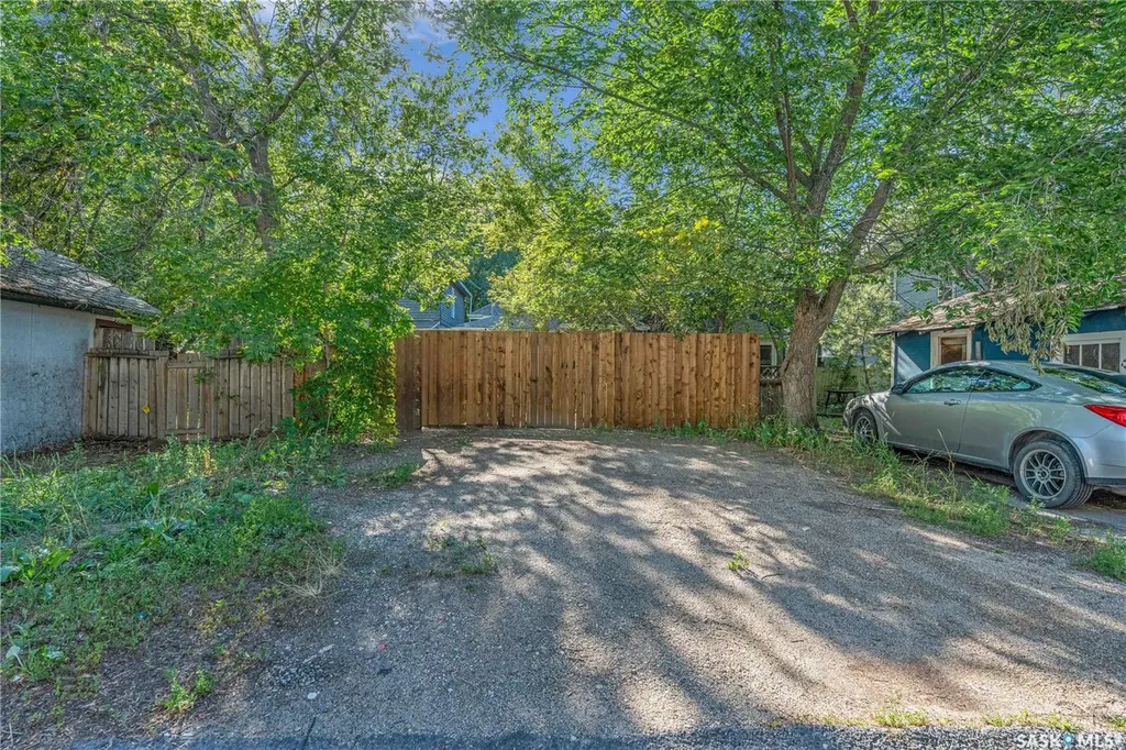 2223 Toronto Street Regina SK S4P 1N5