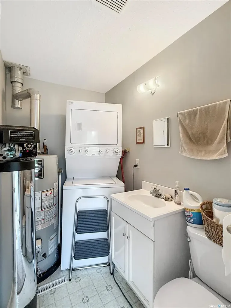 28 Andrews Avenue Candle Lake SK S0J 3E0