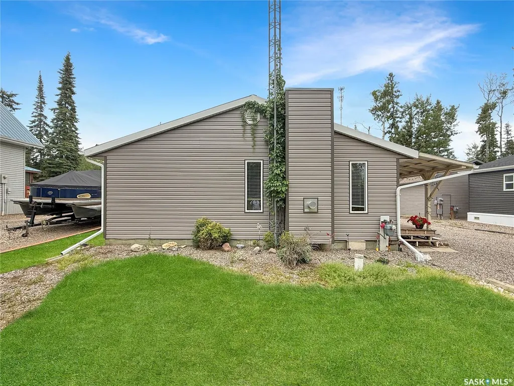 28 Andrews Avenue Candle Lake SK S0J 3E0