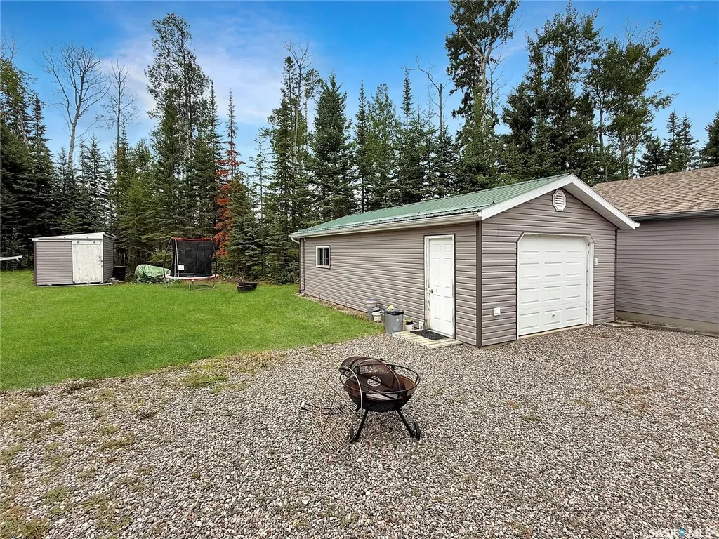 28 Andrews Avenue Candle Lake SK S0J 3E0