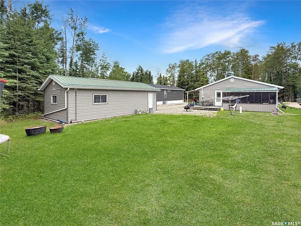 28 Andrews Avenue Candle Lake SK S0J 3E0