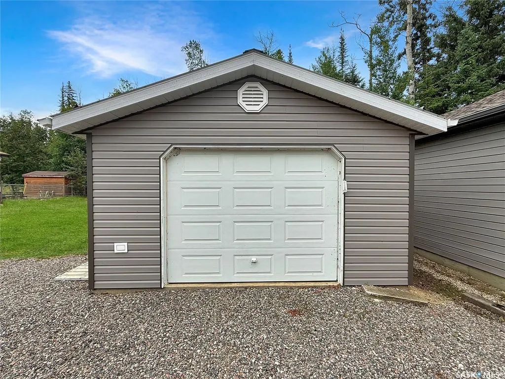 28 Andrews Avenue Candle Lake SK S0J 3E0