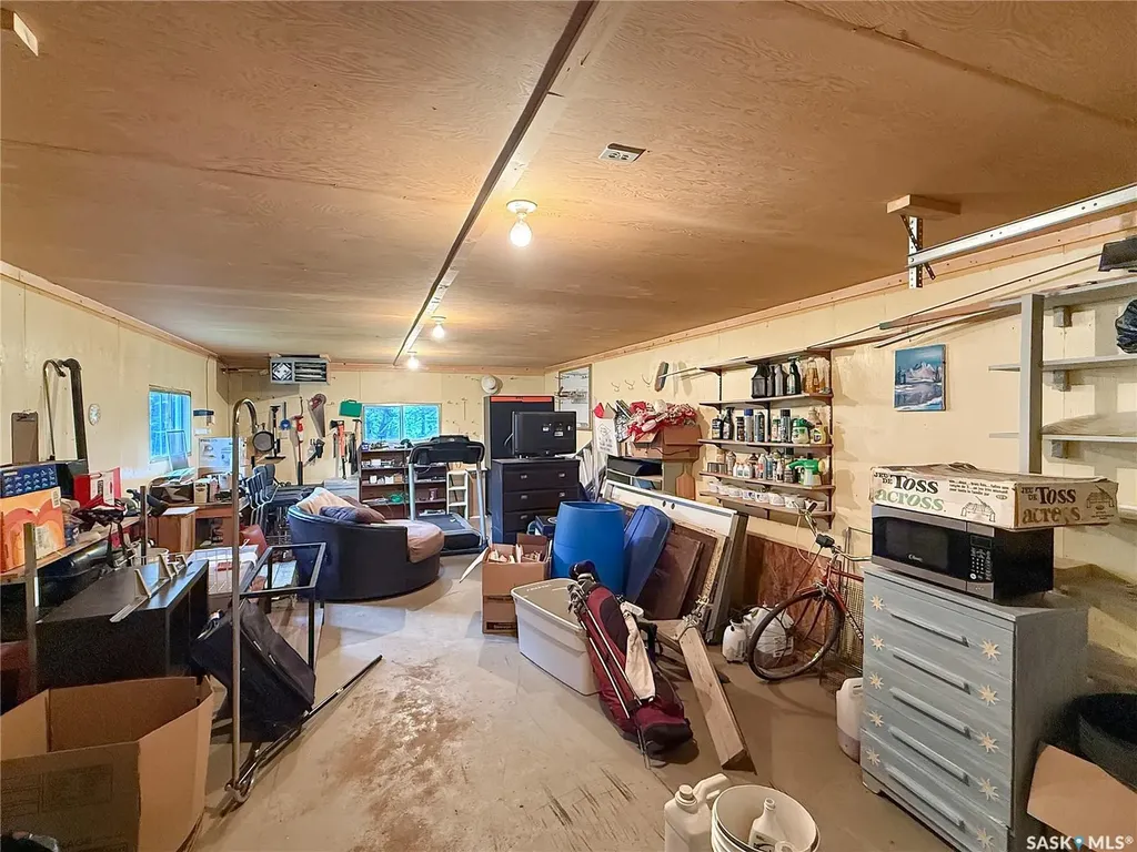 28 Andrews Avenue Candle Lake SK S0J 3E0