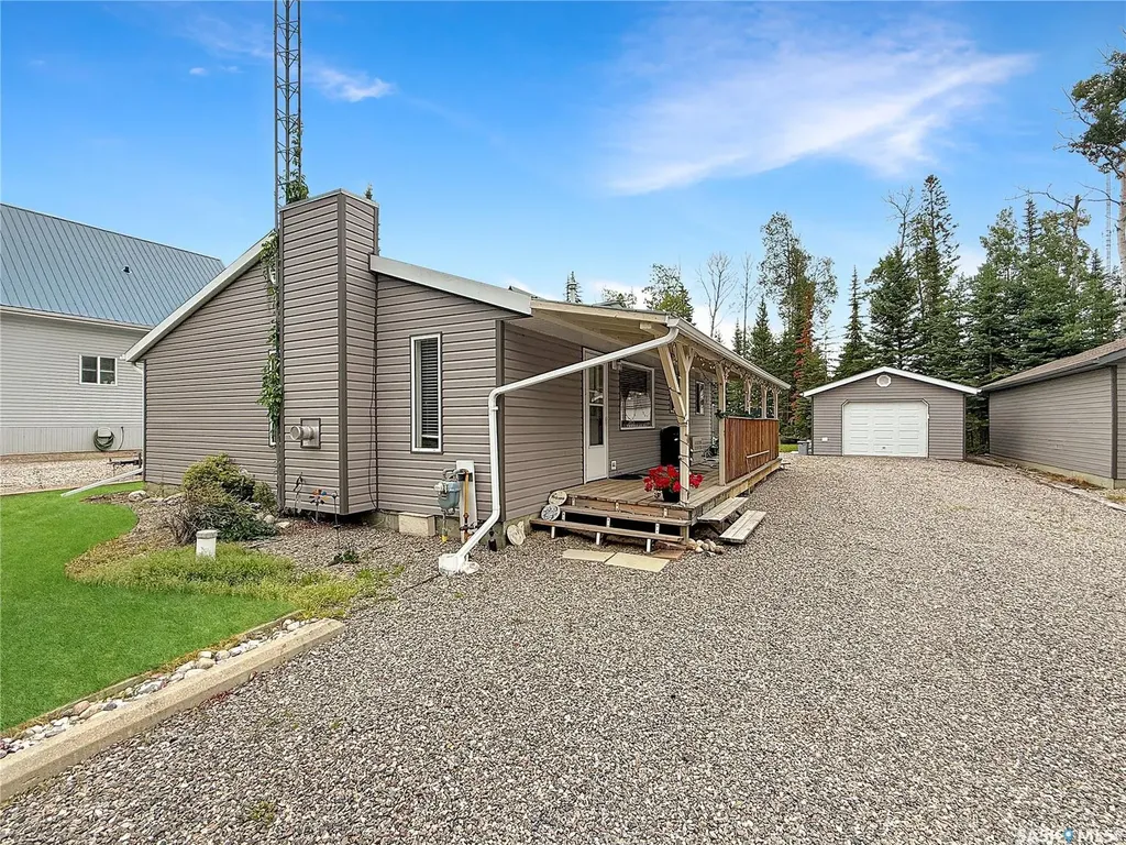 28 Andrews Avenue Candle Lake SK S0J 3E0