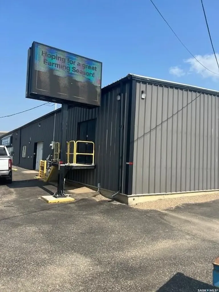 350 Railway Avenue E North Battleford SK S9A 2R6