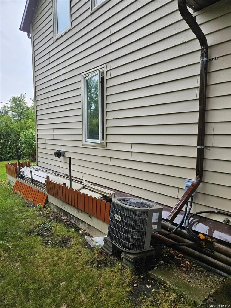 218 7th Street W Carlyle SK S0C 0R0