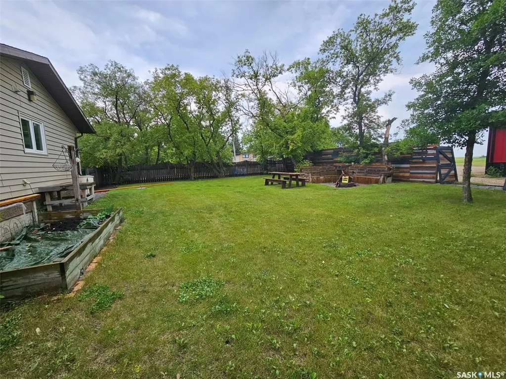 218 7th Street W Carlyle SK S0C 0R0