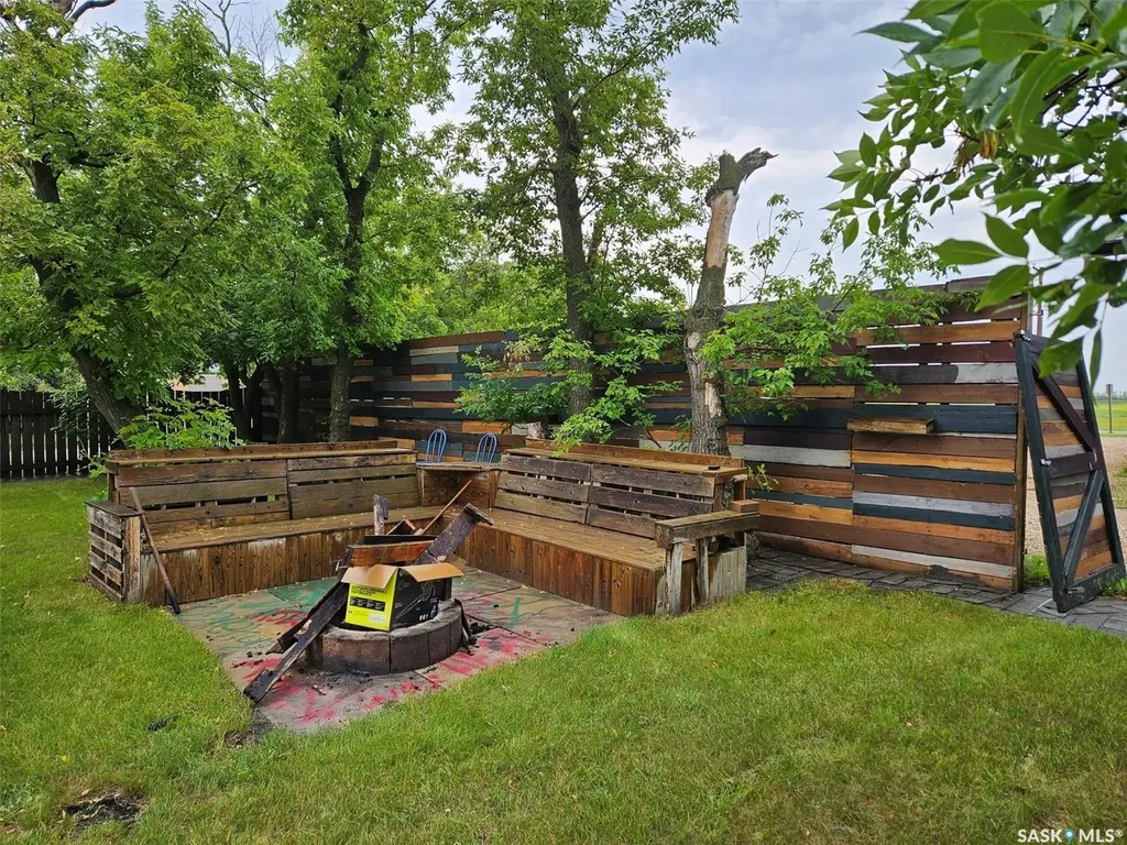 218 7th Street W Carlyle SK S0C 0R0