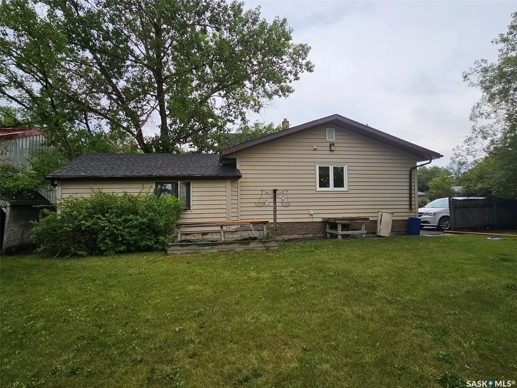 218 7th Street W Carlyle SK S0C 0R0