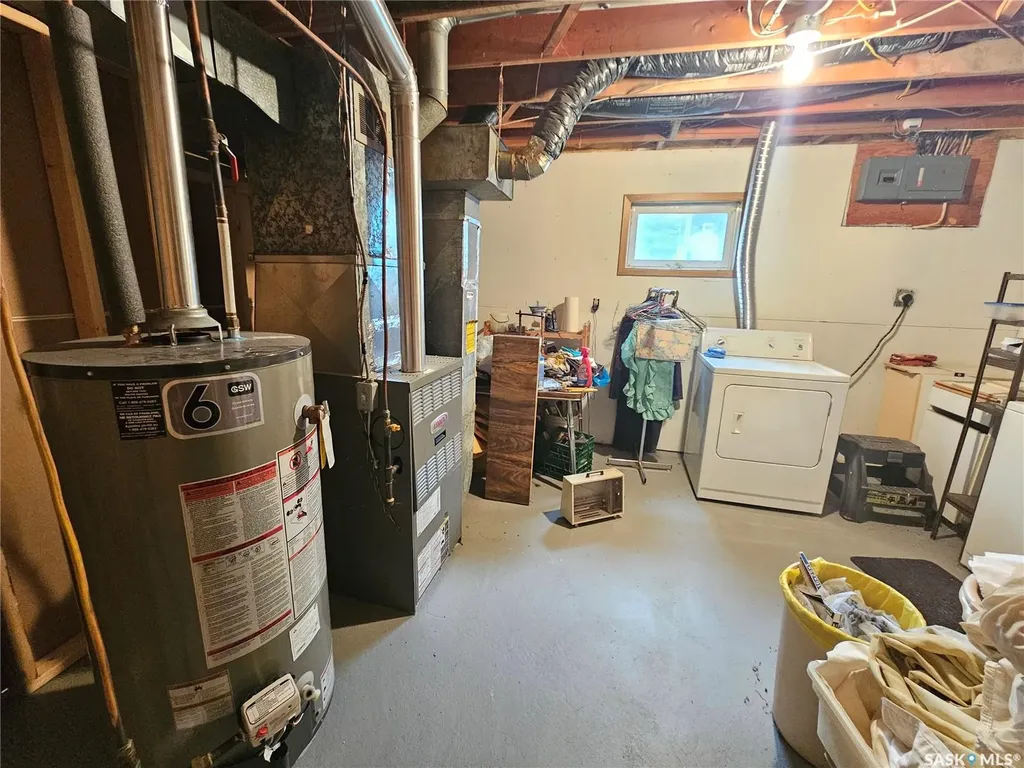 204 1st Avenue S Dorintosh SK S0M 0T0