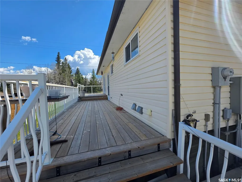 204 1st Avenue S Dorintosh SK S0M 0T0