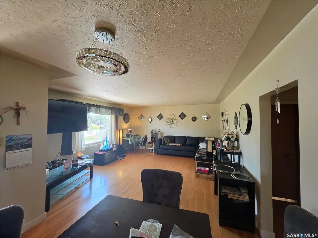 204 1st Avenue S Dorintosh SK S0M 0T0
