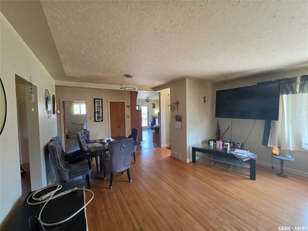 204 1st Avenue S Dorintosh SK S0M 0T0