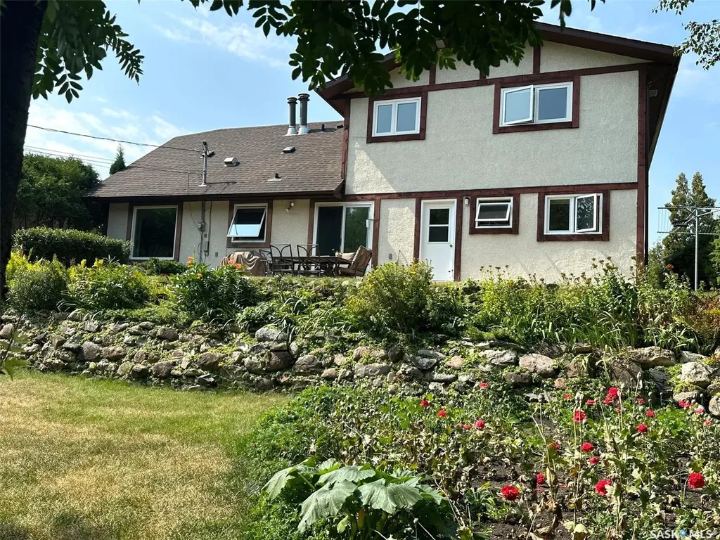 706 Donald Street Hudson Bay SK S0E 0Y0