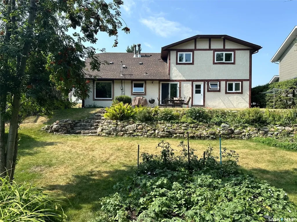 706 Donald Street Hudson Bay SK S0E 0Y0