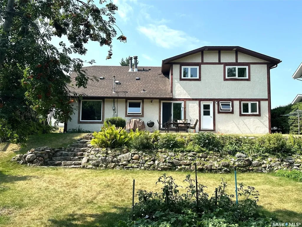 706 Donald Street Hudson Bay SK S0E 0Y0