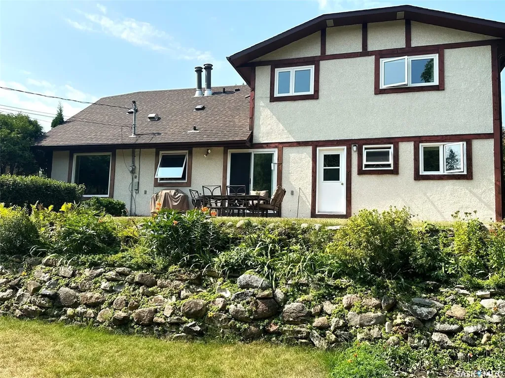 706 Donald Street Hudson Bay SK S0E 0Y0