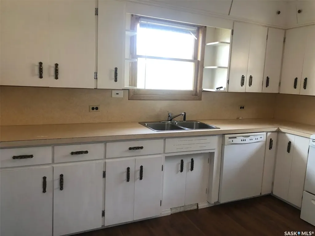 303 Fourth Avenue E Canora SK S0A 0L0