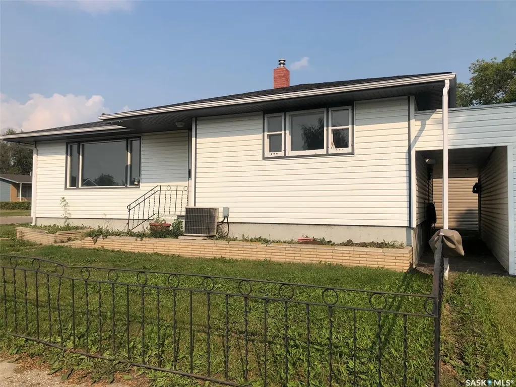 303 Fourth Avenue E Canora SK S0A 0L0