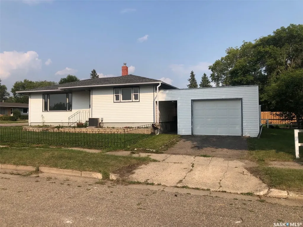 303 Fourth Avenue E Canora SK S0A 0L0