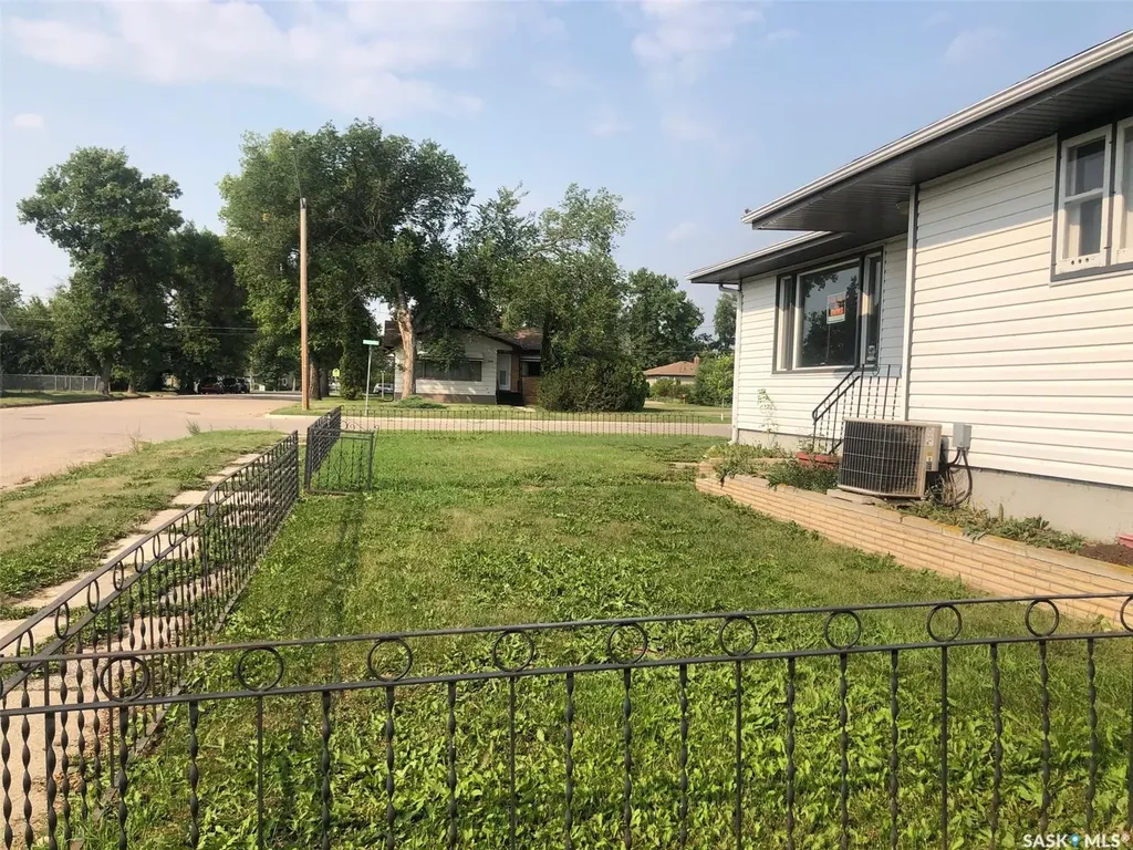 303 Fourth Avenue E Canora SK S0A 0L0