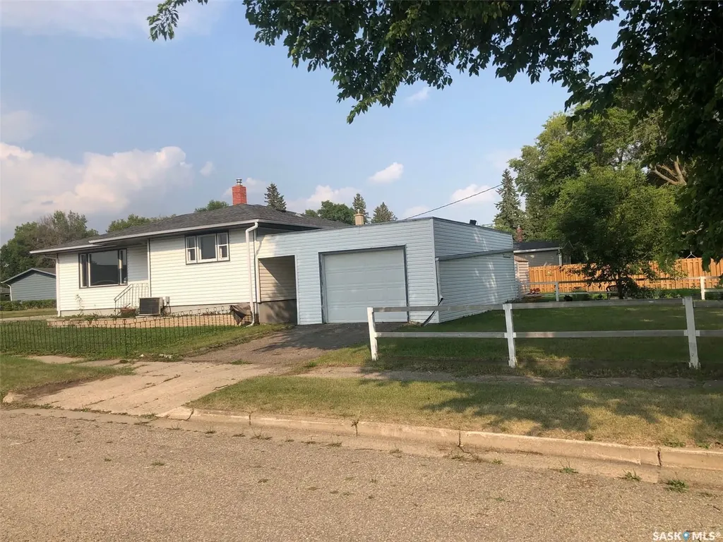 303 Fourth Avenue E Canora SK S0A 0L0