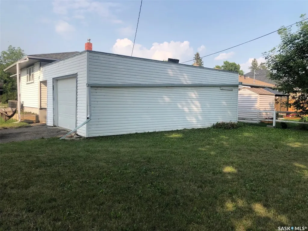 303 Fourth Avenue E Canora SK S0A 0L0