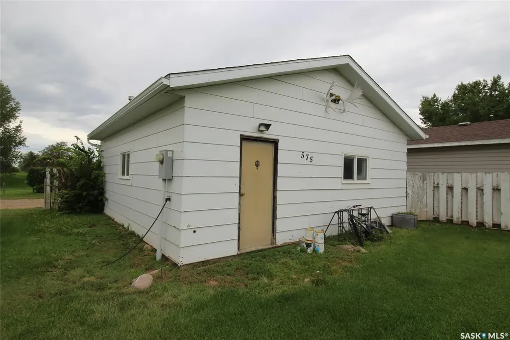 555 5th Street W Shaunavon SK S0N 2M0
