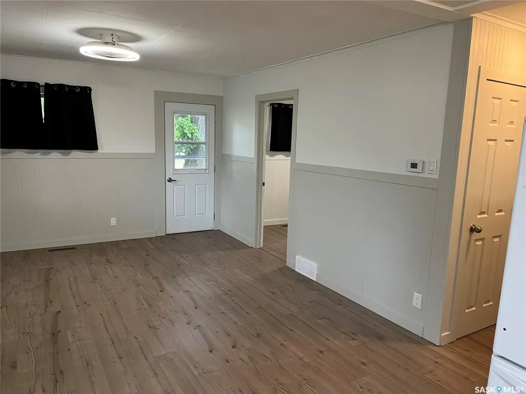 103 4th Avenue E Lafleche SK S0H 2K0