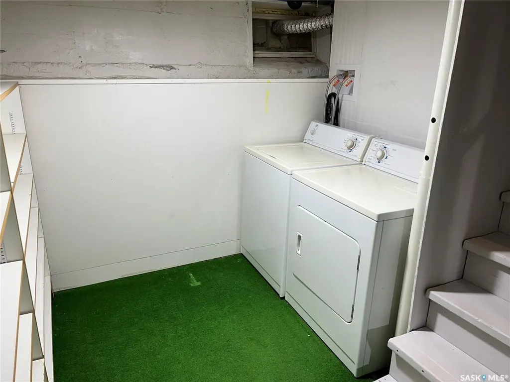 103 4th Avenue E Lafleche SK S0H 2K0