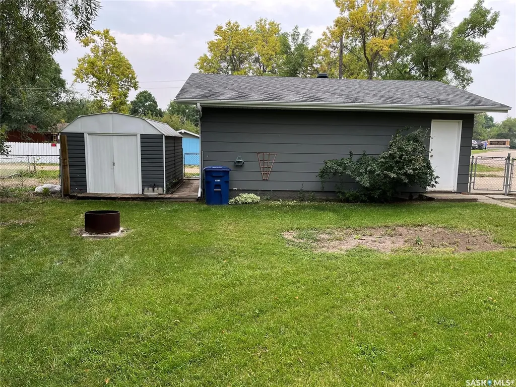 103 4th Avenue E Lafleche SK S0H 2K0