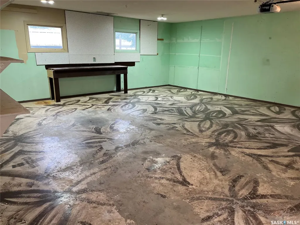 103 4th Avenue E Lafleche SK S0H 2K0