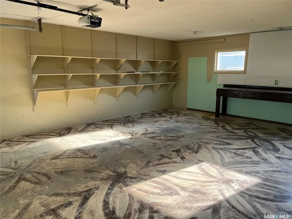 103 4th Avenue E Lafleche SK S0H 2K0