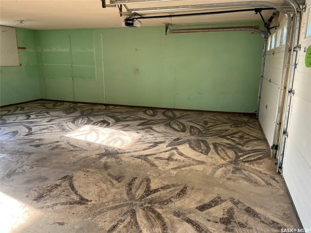 103 4th Avenue E Lafleche SK S0H 2K0