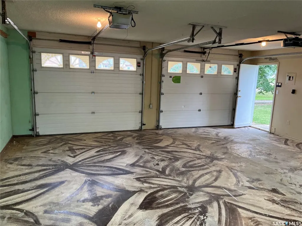 103 4th Avenue E Lafleche SK S0H 2K0