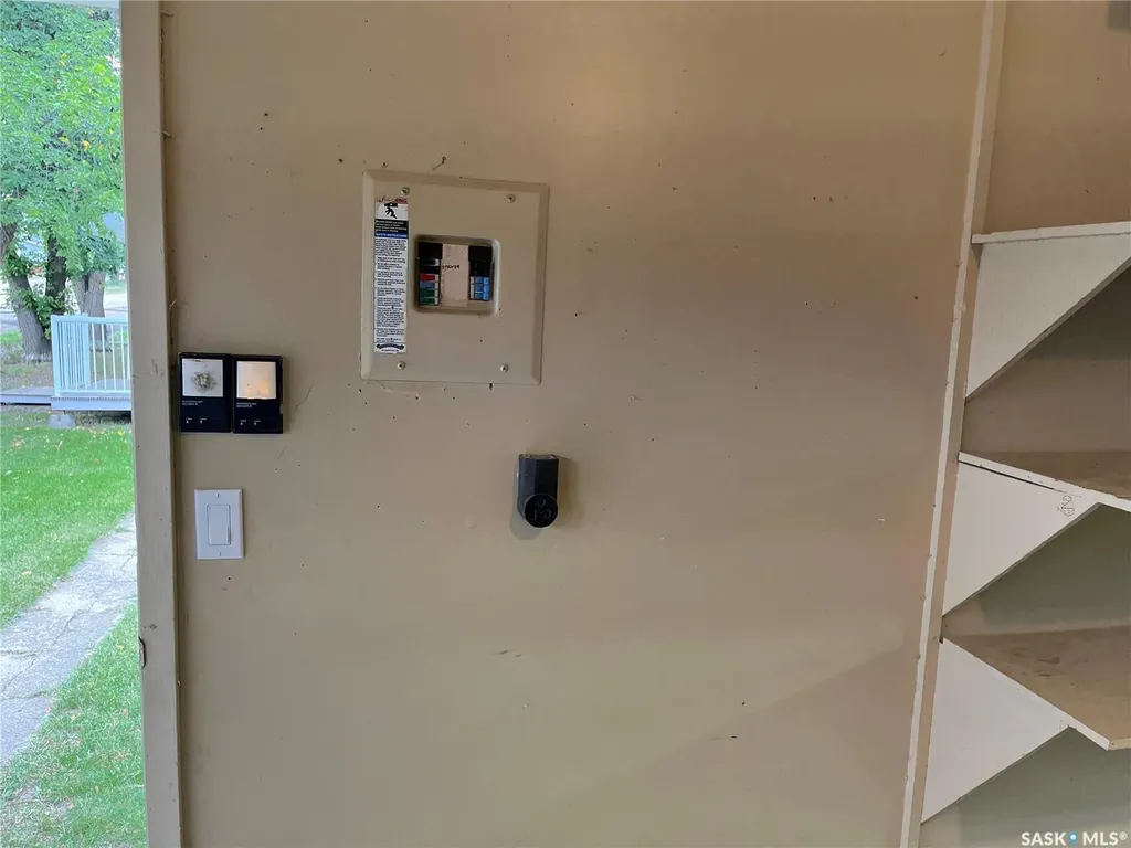 103 4th Avenue E Lafleche SK S0H 2K0