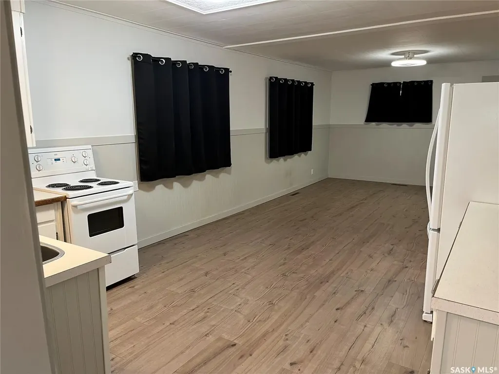 103 4th Avenue E Lafleche SK S0H 2K0