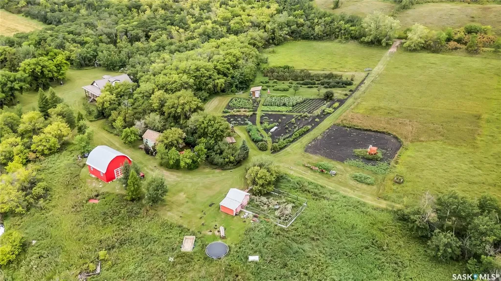 42470 Rural Address Hoodoo Rm No. 401 SK S0K 4P0