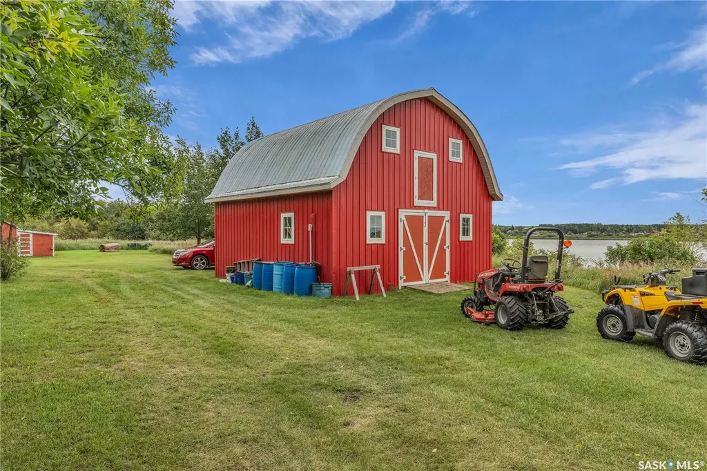 42470 Rural Address Hoodoo Rm No. 401 SK S0K 4P0