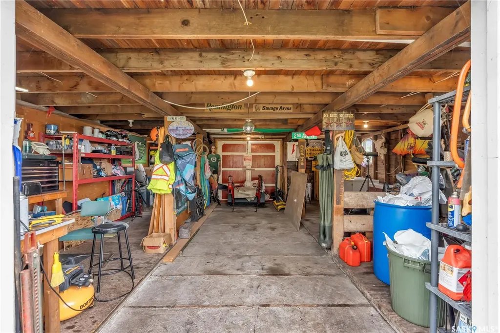 42470 Rural Address Hoodoo Rm No. 401 SK S0K 4P0