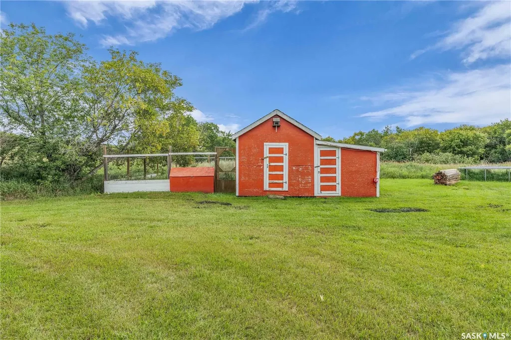 42470 Rural Address Hoodoo Rm No. 401 SK S0K 4P0