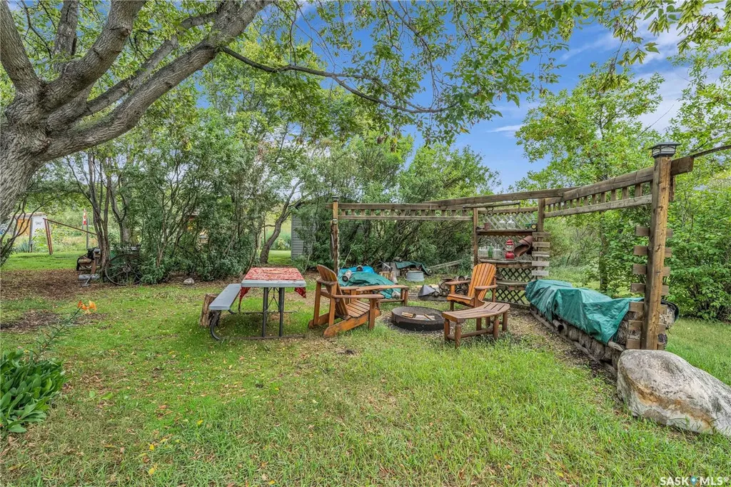 42470 Rural Address Hoodoo Rm No. 401 SK S0K 4P0