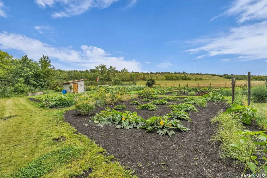 42470 Rural Address Hoodoo Rm No. 401 SK S0K 4P0