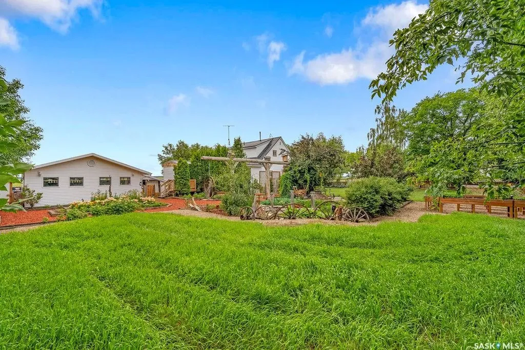 111 Main Street Fletts Springs Rm No. 429 SK S0K 3V0